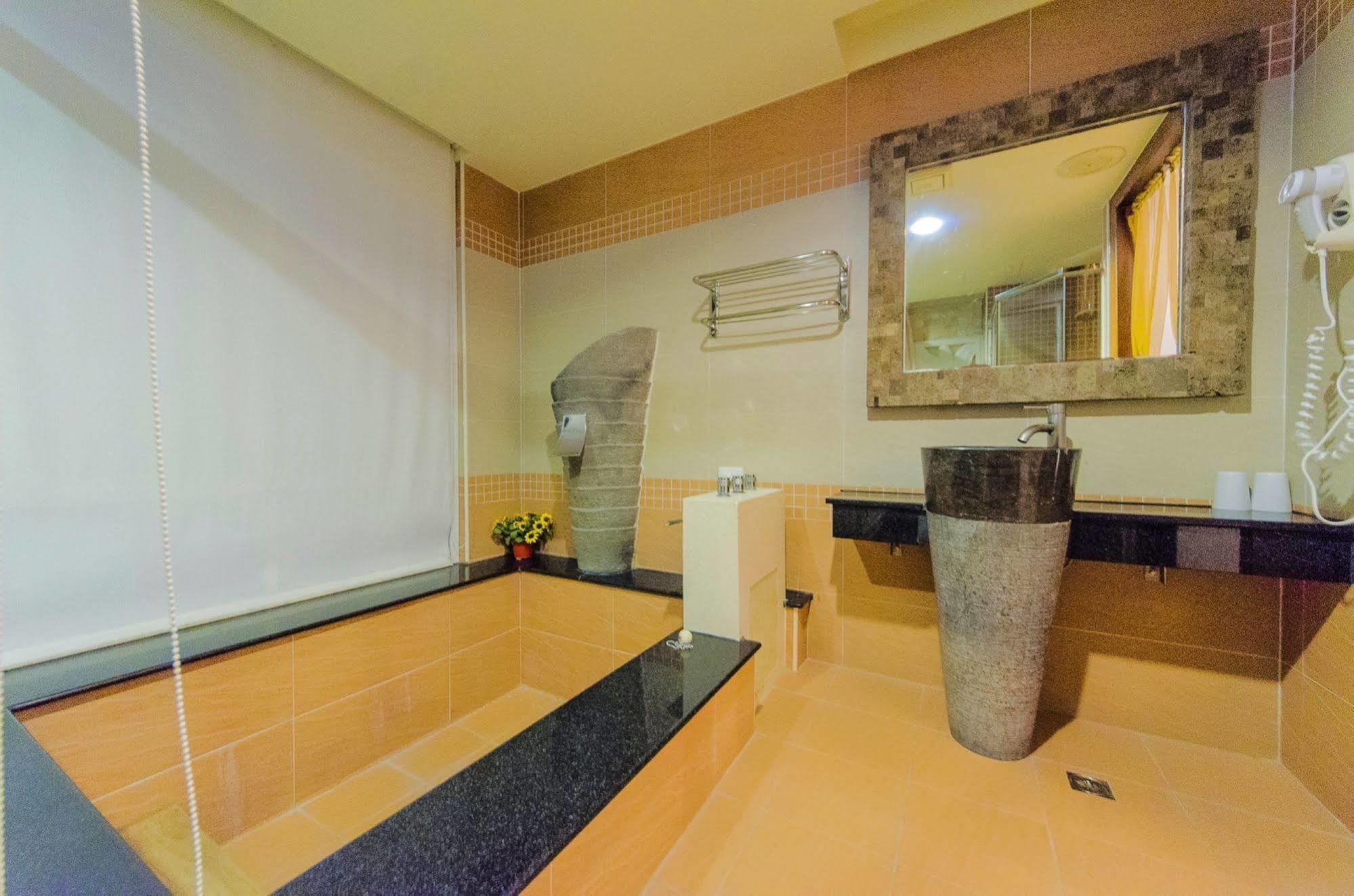 Seasons Bali Fashion Inn Кэньдин Экстерьер фото